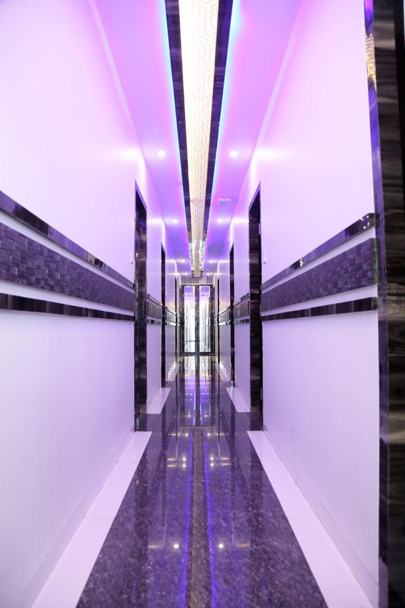 Hotel Magnum Airport T-2 Мумбаї Екстер'єр фото